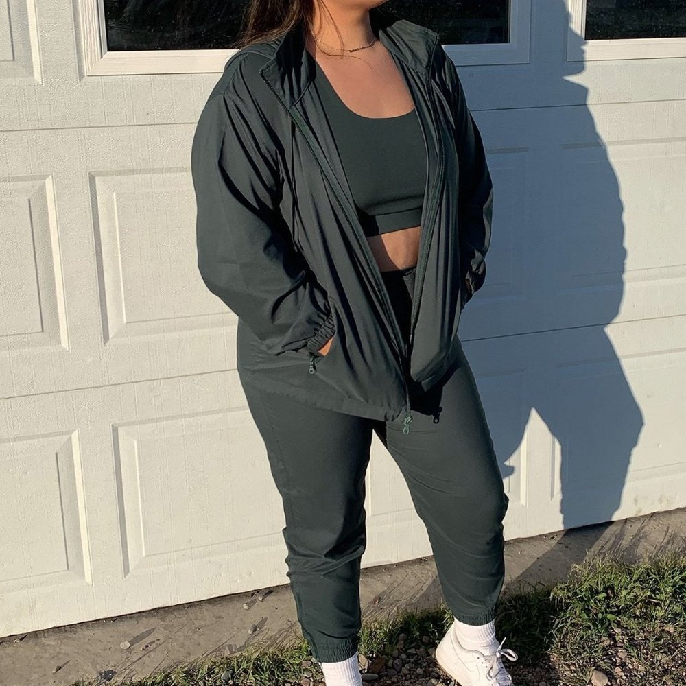 Girlfriend Collective XXL Moss Sideline Full-Zip Windbreaker